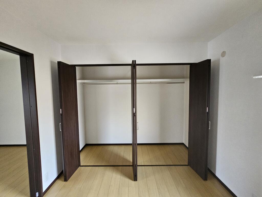 フルリノベーション南四条貸家の内装写真
