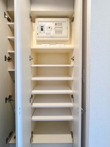 収納　シューズボックス