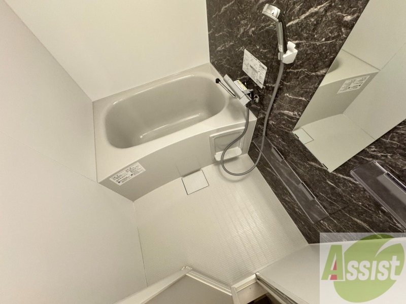 バス・シャワールーム　お風呂になります。一日の疲れを癒してくださいね。