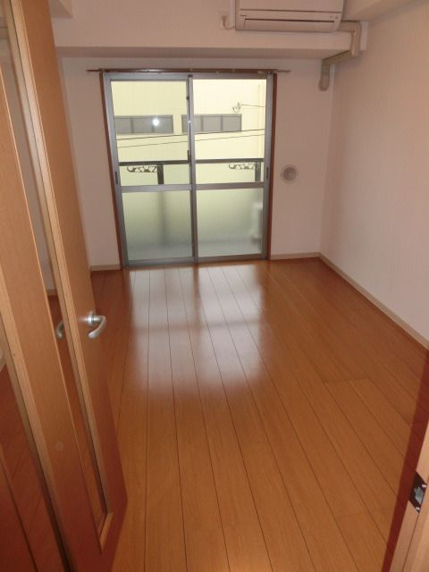 居室・リビング　広々とした居室