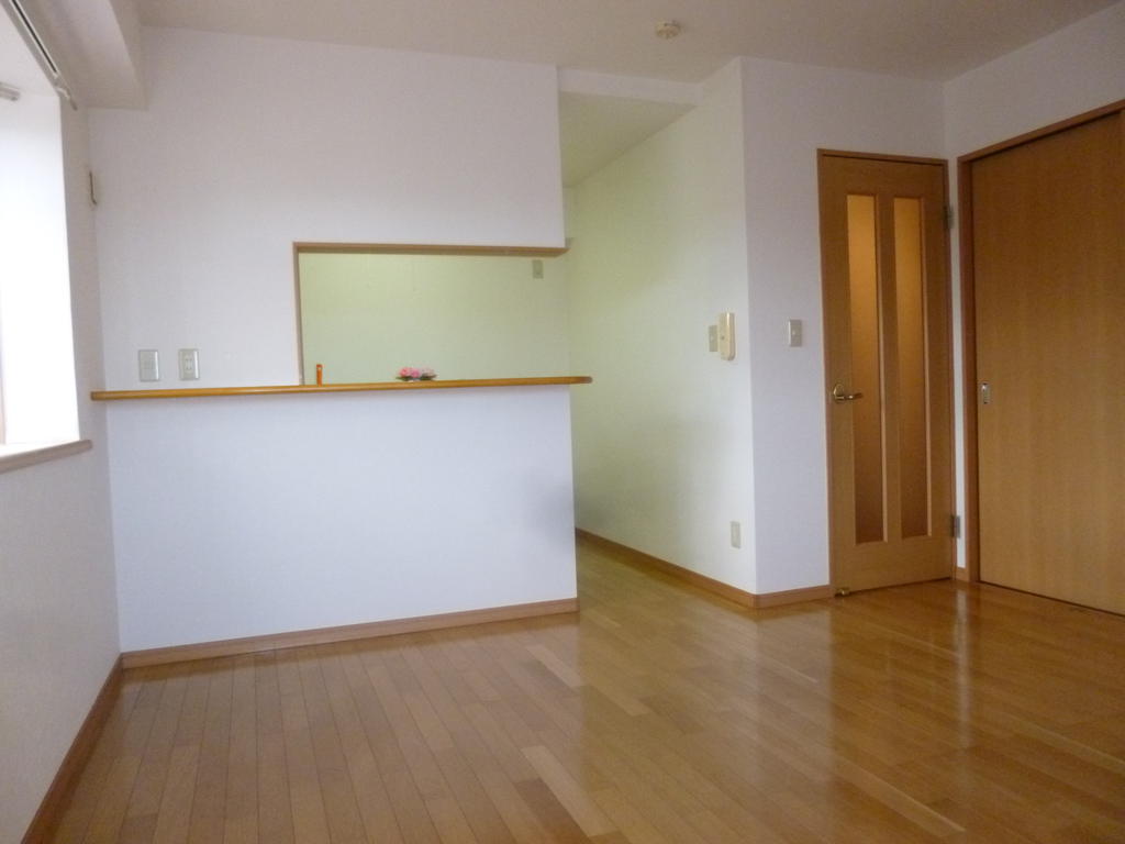 居室・リビング　同物件別部屋(左右反転間取り)の写真です。