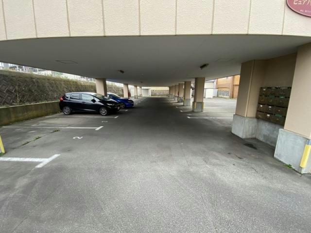 駐車場　駐車場