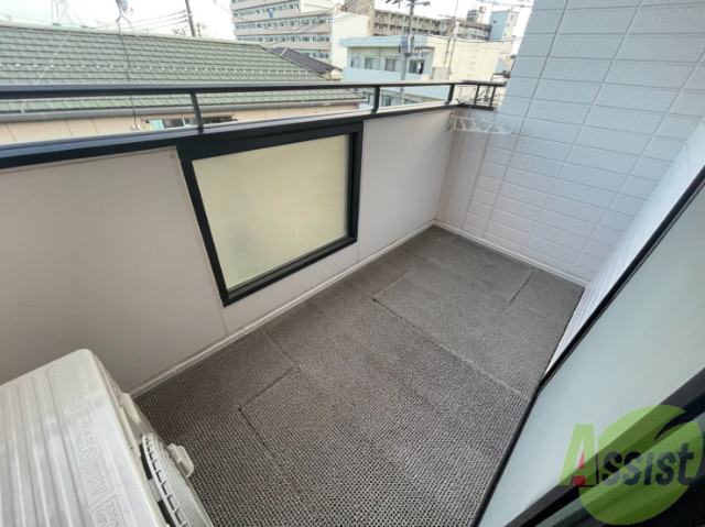 バルコニー　バルコニーがあるので洗濯物は外に干せそうですね～