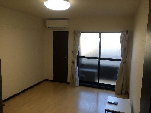 居室・リビング　７．９畳の居間