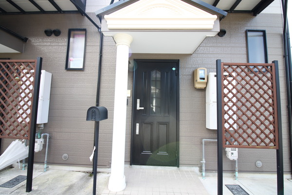 エントランス　おしゃれな玄関