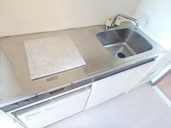 キッチン　室内写真は他部屋イメージ画像で現況と異なる場合があります。