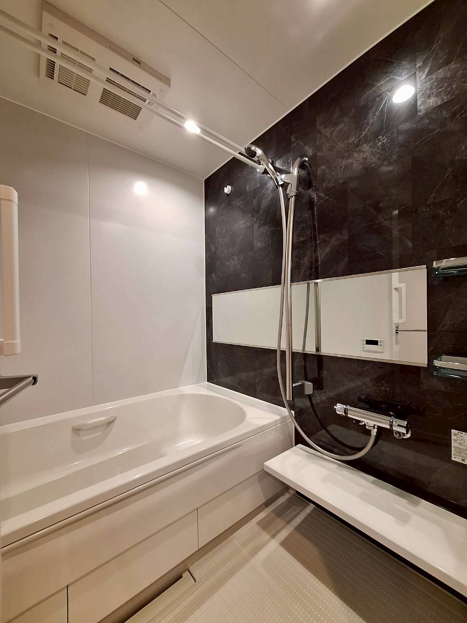 バス・シャワールーム　★追炊き・浴室乾燥機付きのお風呂★