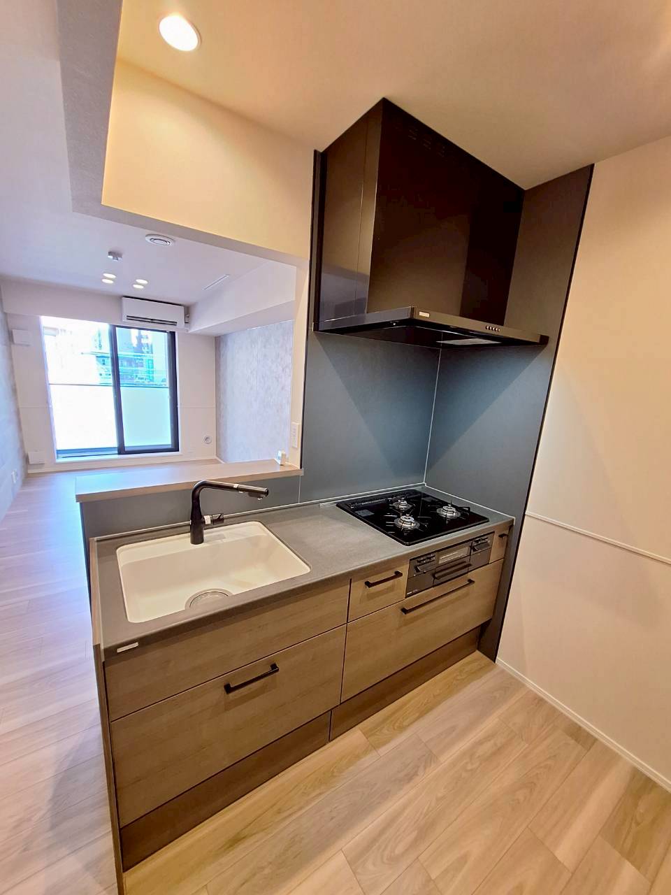 キッチン　★ガス3口グリル付きのシステムキッチン★