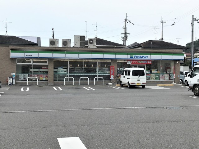 コンビニ　ファミリーマート松山味生店（コンビニ）まで400m