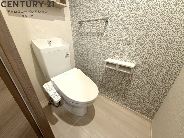 トイレ　バストイレ別　温水洗浄便座