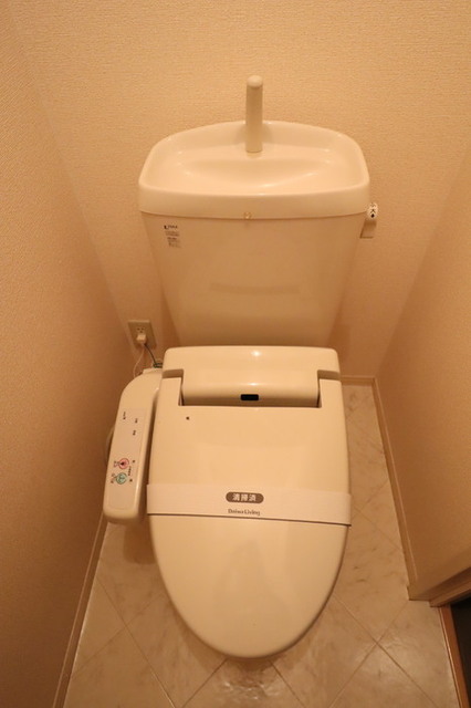 トイレ　温水洗浄暖房便座