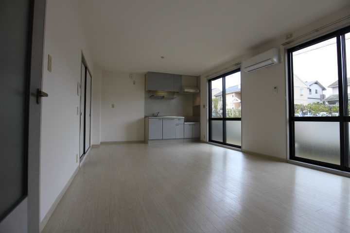 居室・リビング　リビング　※別号室参照写真