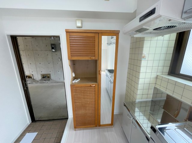 玄関　※同タイプ、別部屋の写真です。現状優先になります。
