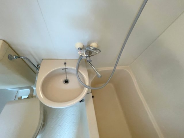 洗面設備　※同タイプ、別部屋の写真です。現状優先になります。