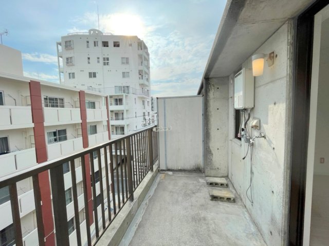 バルコニー　※同タイプ、別部屋の写真です。現状優先になります。