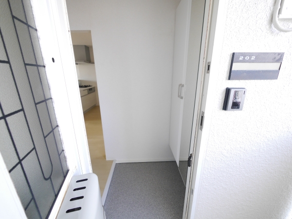 玄関　202号室添付