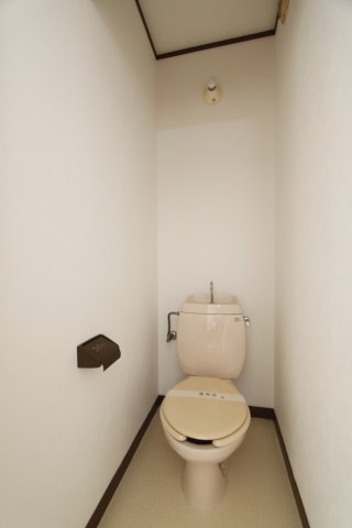 トイレ　落ち着いたトイレです