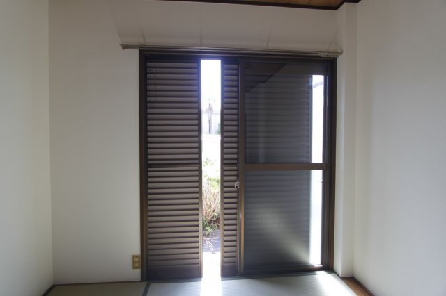 その他　雨戸があります