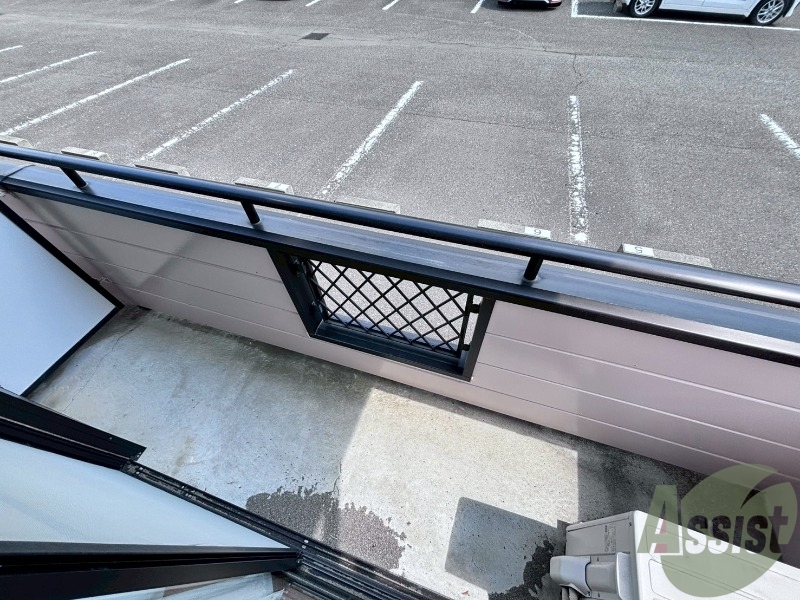 バルコニー　こちらはバルコニーになります。広さがありますね。