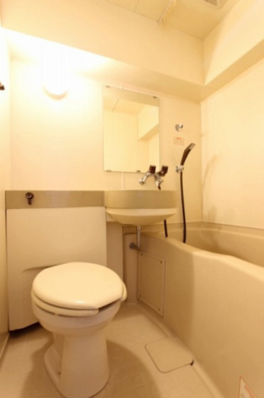 バス・シャワールーム　※別部屋の写真です