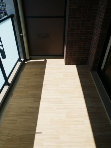 バルコニー　同ハウスメーカー施工の類似物件参考写真です