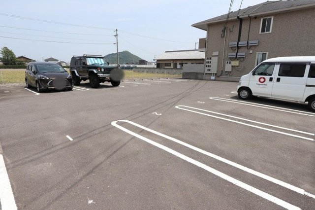 駐車場　駐車場