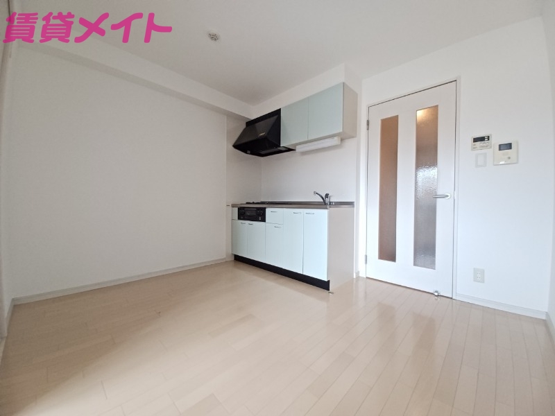 居室・リビング　同型参考写真