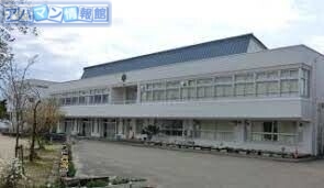 中学校　新潟市立味方中学校（中学校）まで7401m