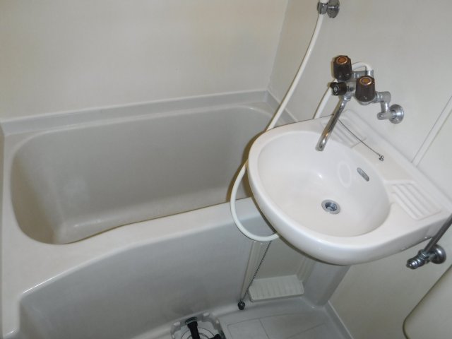 バス・シャワールーム　他のお部屋の参考写真となります。