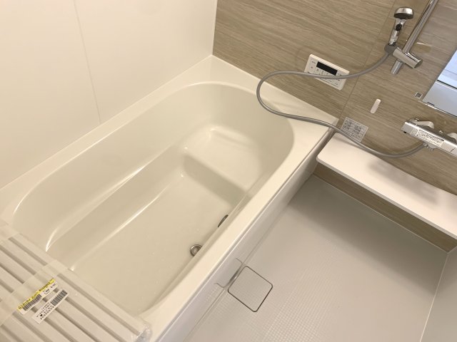 バス・シャワールーム　追い焚き機能付き