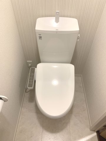 トイレ　温水洗浄暖房便座