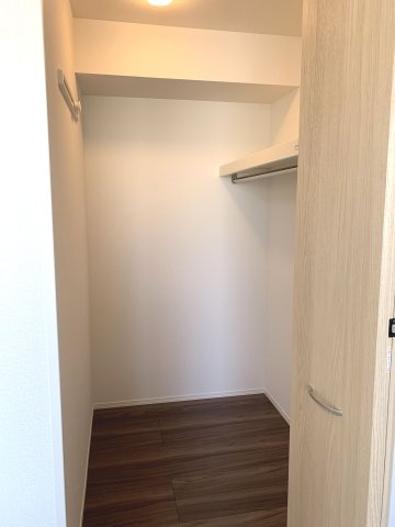 収納　ウォークインクローゼット