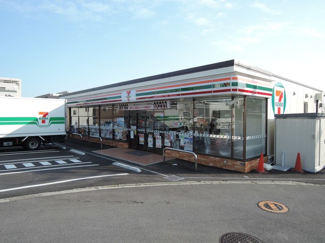 コンビニ　セブンイレブン横浜栄笠間3丁目店（コンビニ）まで309m