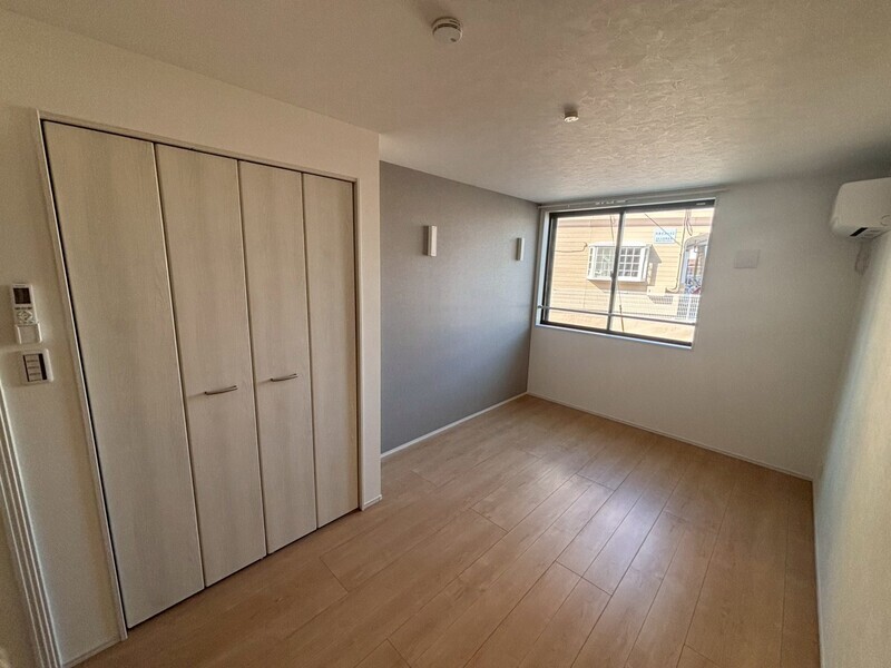 居室・リビング　こちらのリビングで趣味の時間をお楽しみください