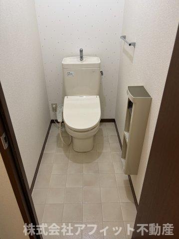 トイレ　温水洗浄暖房便座