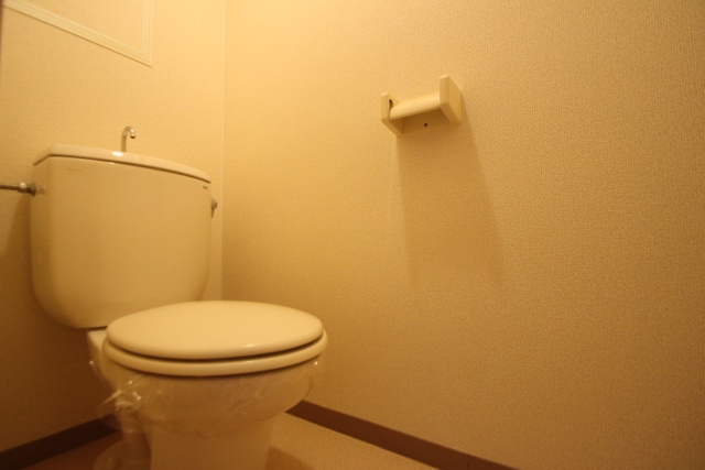 トイレ　※別室の参考写真の為、現況優先です。