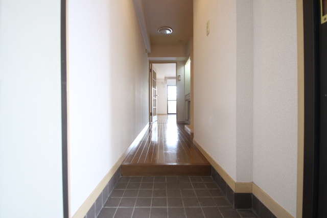 玄関　※別室の参考写真の為、現況優先です。