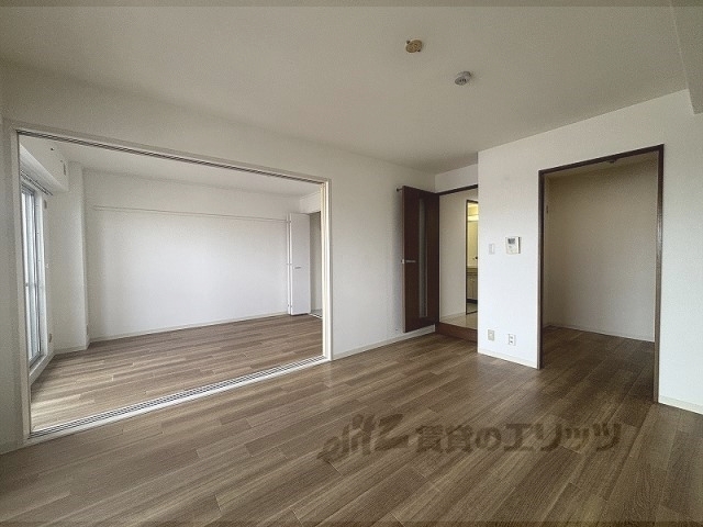 居室・リビング　リビング