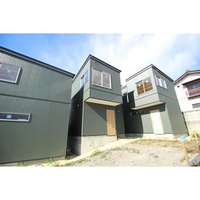 建物外観　建築中