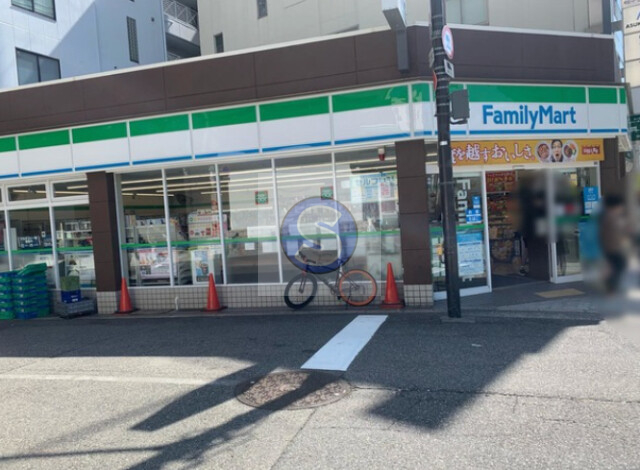 コンビニ　ファミリーマート天王寺堀越町店（コンビニ）まで359m