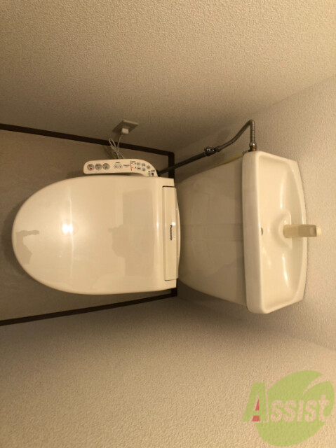 トイレ　こちらはトイレです。清潔感があり、安心して使用できます。