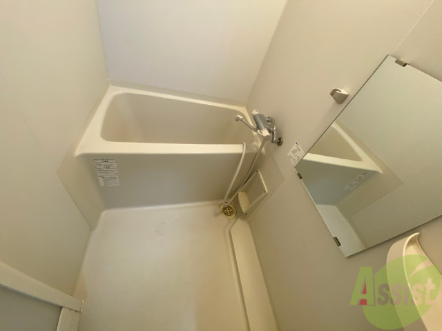 バス・シャワールーム　浴室は追い炊き機能も付いていて快適にご利用いただけます。