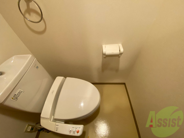 トイレ　トイレはウォシュレット機能も付いていて快適に過ごせます。