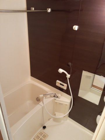 バス・シャワールーム　お風呂で日々の疲れを落としましょう