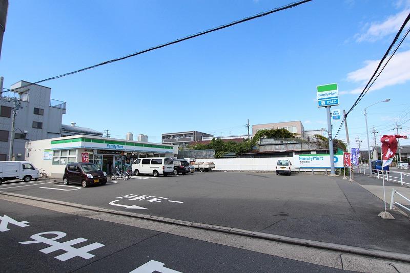コンビニ　ファミリーマート中村森田町店（コンビニ）まで301m