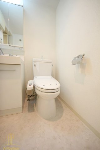 トイレ　レジディア谷町