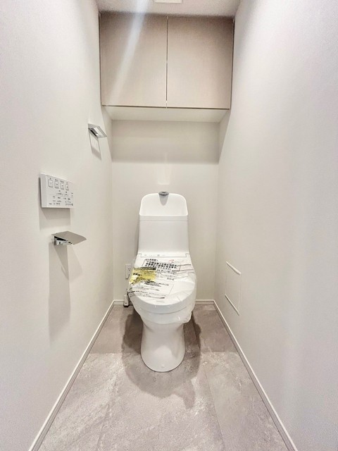 トイレ　温水洗浄暖房便座