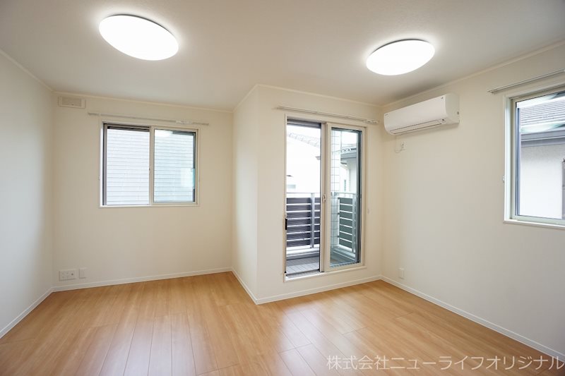 居室・リビング　2面採光☆12.5帖のリビングです☆