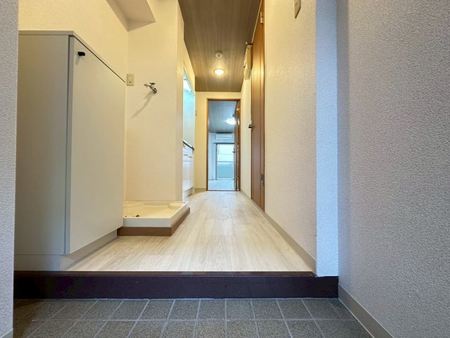 玄関　詳細は、RISUMO江坂本店までお問合せください♪