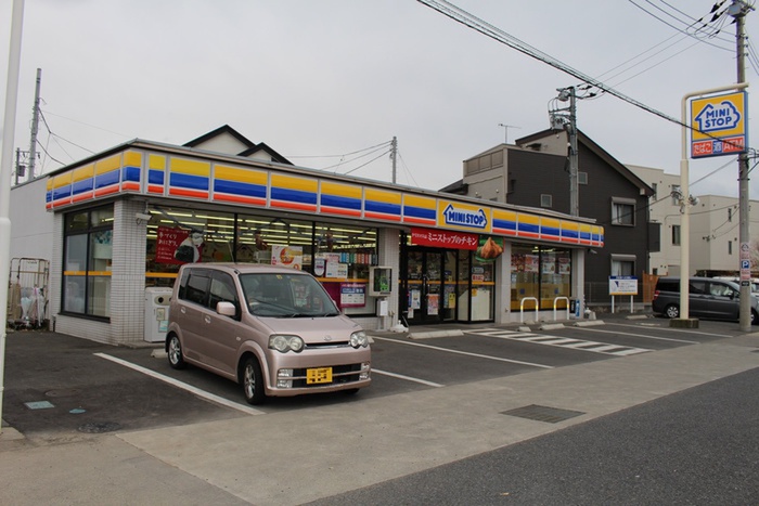コンビニ　ミニストップ（コンビニ）まで242m